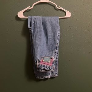 size xs (0-1) mom jean with colors pockets